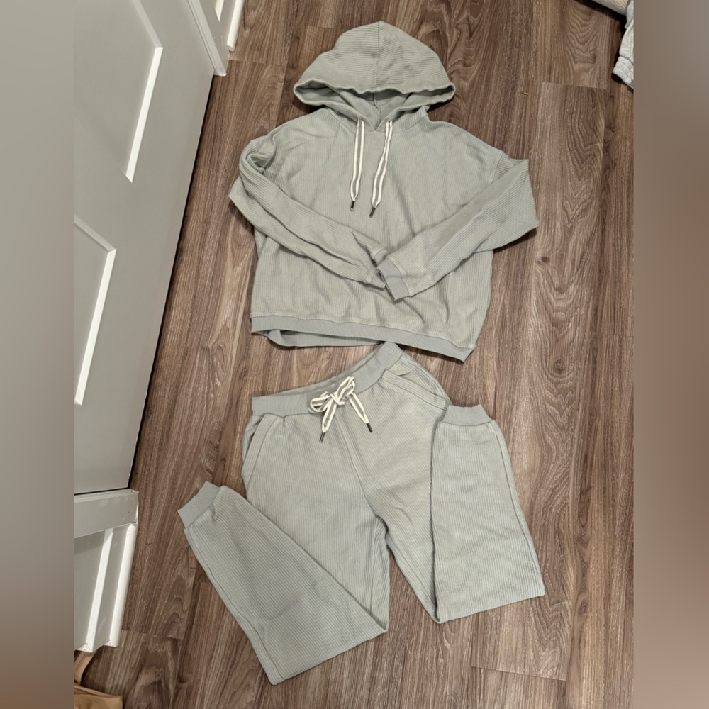 XS aerie matching set